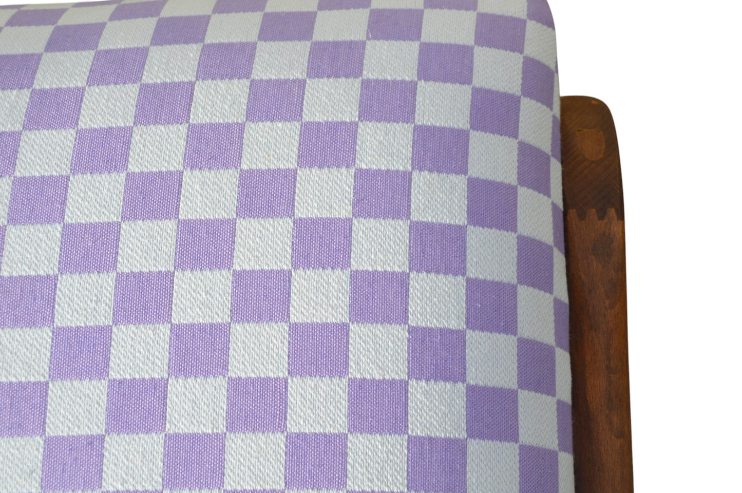 LE TABOURET QUI AIME LES ÉCHECS