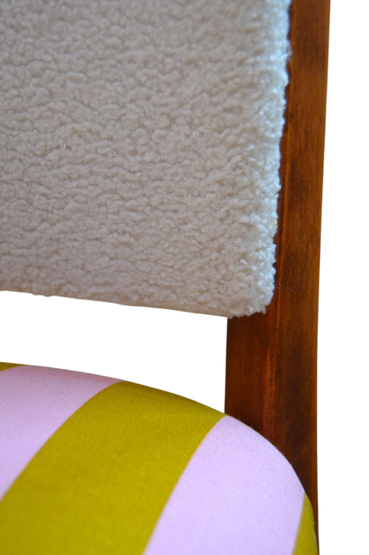 LA CHAISE FLOTTANT SUR UN NUAGE