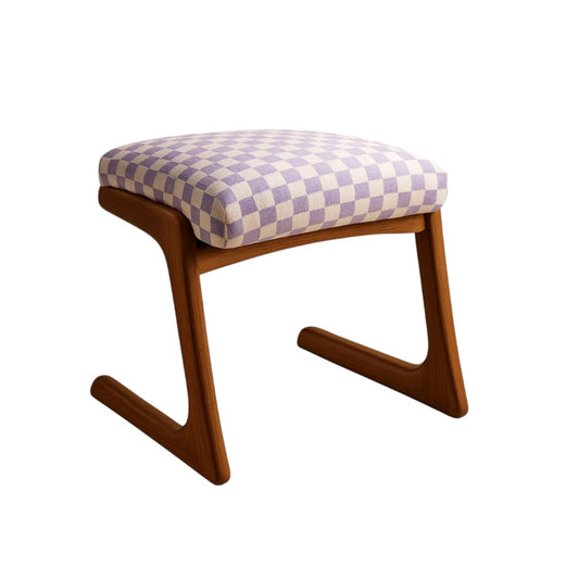 LE TABOURET QUI AIME LES ÉCHECS