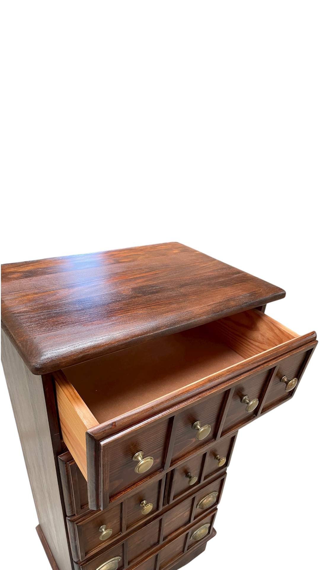 LA COMMODE CENT TIROIRS