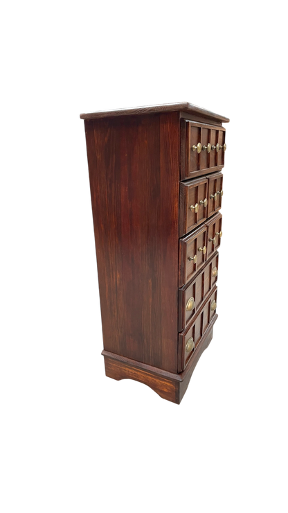 LA COMMODE CENT TIROIRS